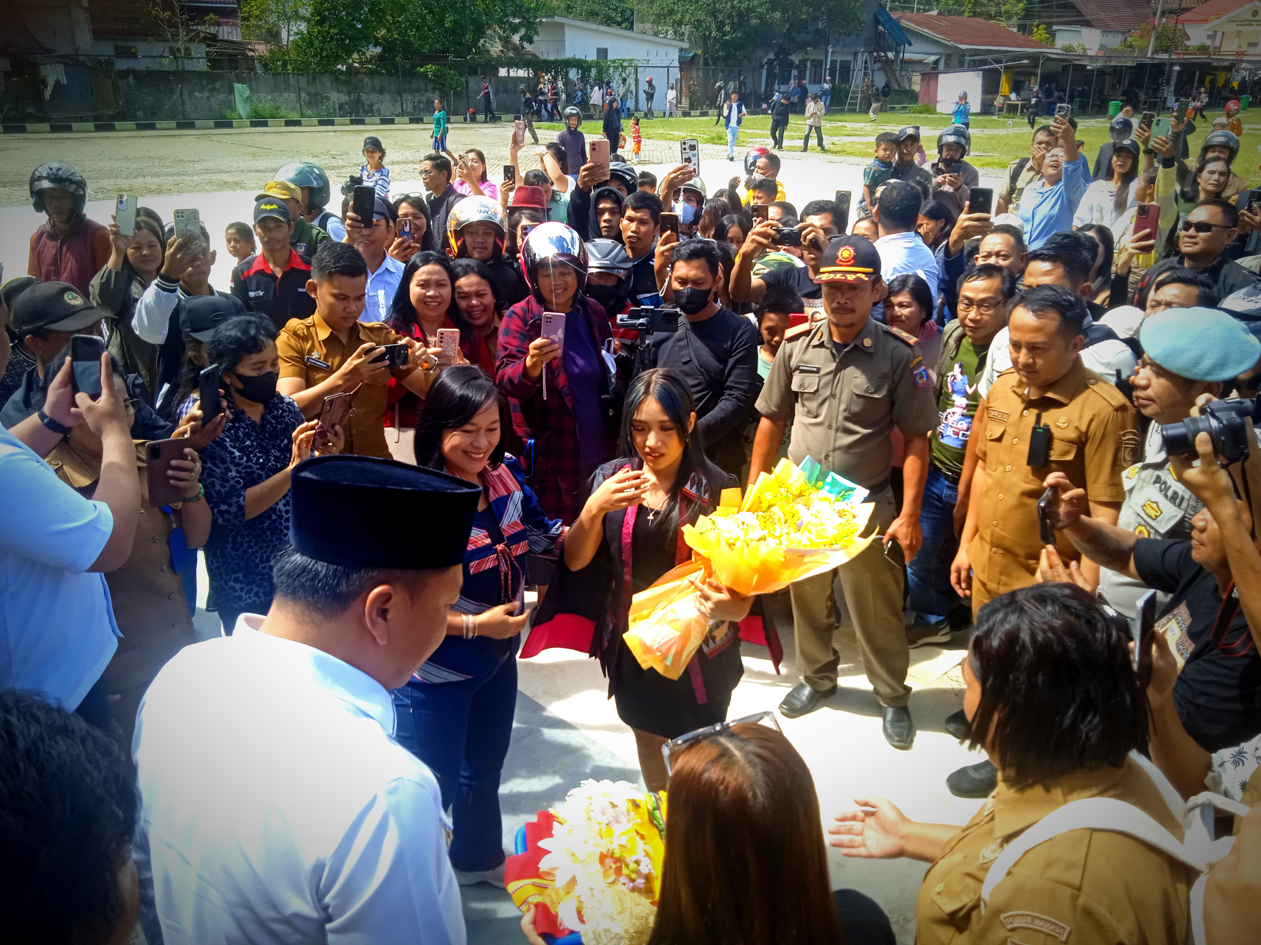 Membanggakan di Kancah Nasional, Elsa Lucyta Disambut Ribuan Warga Mamasa