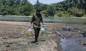 Air Sungai Budong-Budong Menghitam, DLHK Turun Ambil Sampel 