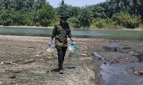 Air Sungai Budong-Budong Menghitam, DLHK Turun Ambil Sampel 
