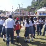 BREAKING NEWS:Belum Upacara HUT RI ke-81 Dimulai, Seorang Siswa Pingsan di Lapangan Tribun Kondosapata