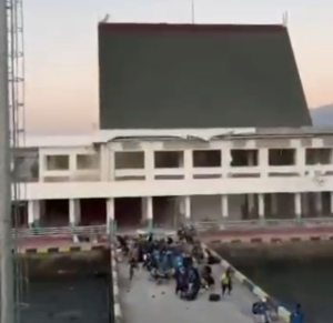 Gempa M7,7 Guncang Flores, Ruang Tunggu Pelabuhan Lorens Say Maumere Roboh