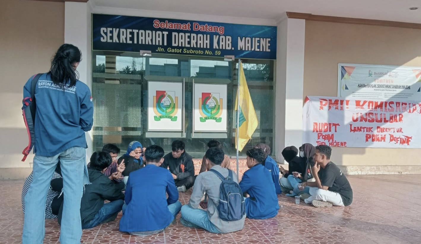 PMII Komisariat Unsulbar Desak Bupati Majene Audit PDAM Tirta