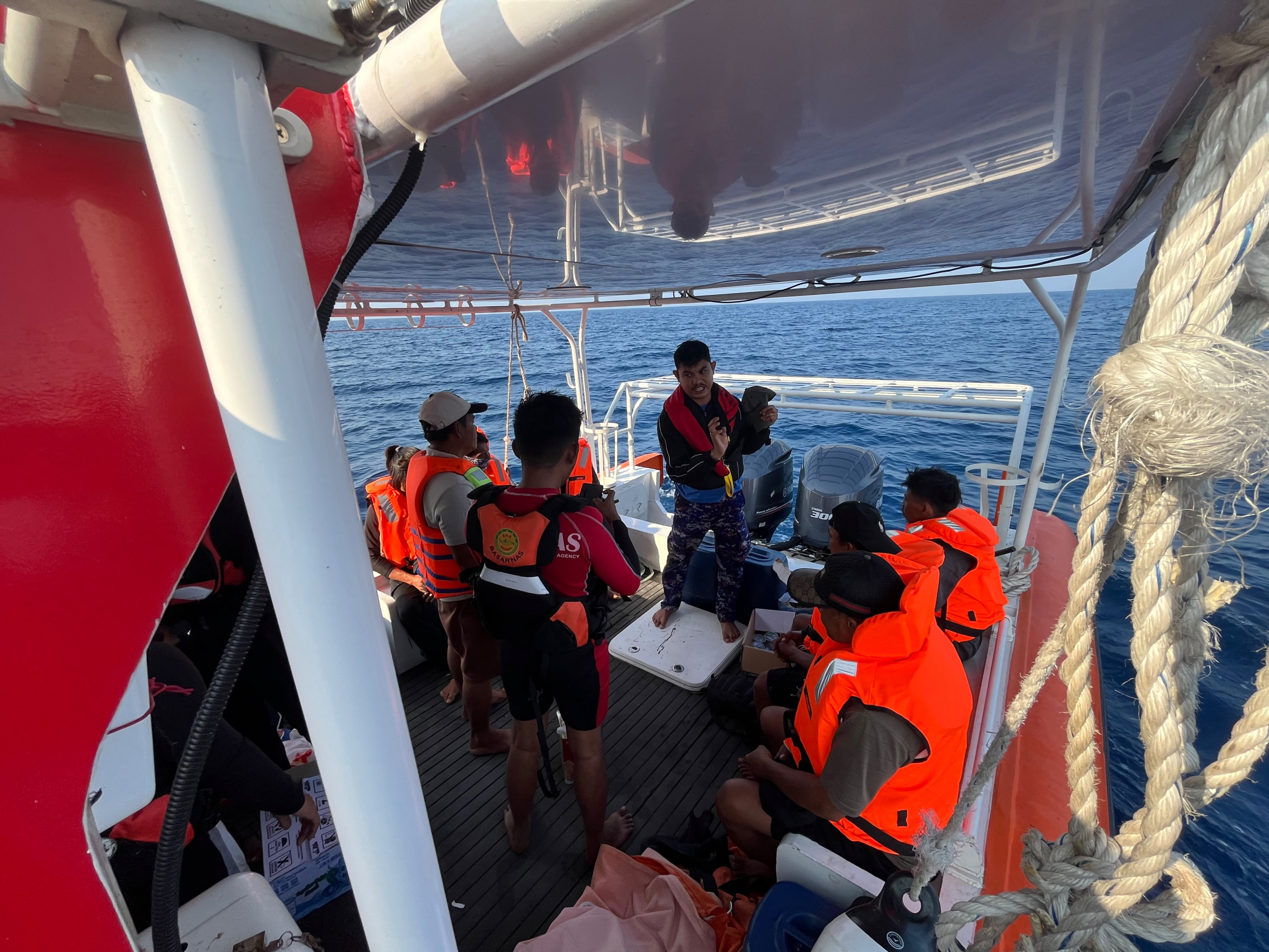 7 Korban Kapal Dekai Mas 3 Hilang Kontak di Selat Makassar Berhasil Dievakuasi