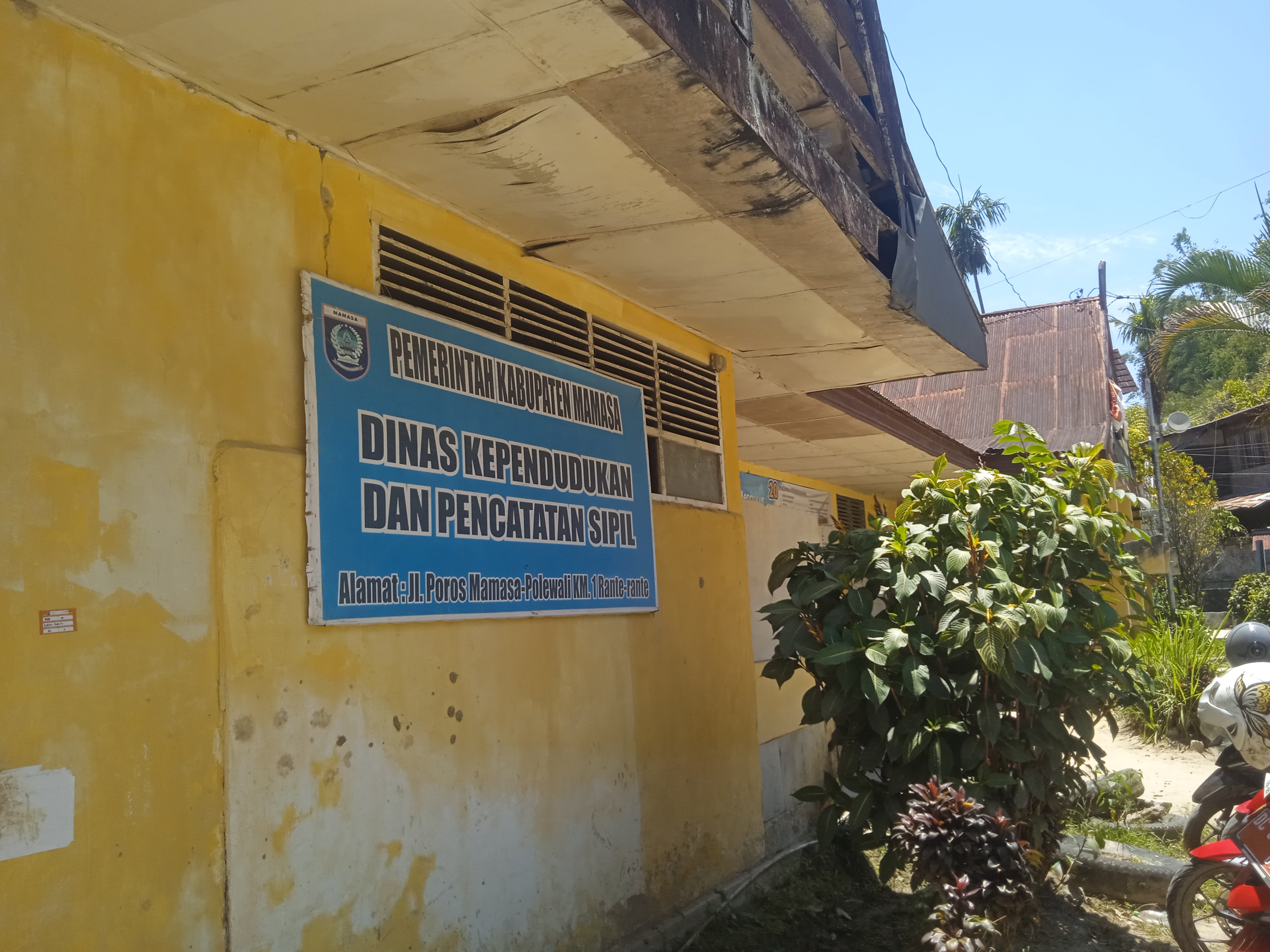Blangko E-KTP Habis, Warga Keluhkan Pelayanan Disdukcapil Mamasa