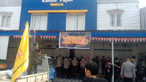 Demonstran Desak Mentri Keuangan Copot Kepala KPP Pratama Mamuju Atas Dugaan Pungli