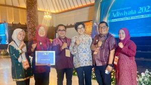 SMP Negeri 5 Polman, Terima Penghargaan Adiwijaya Tahun 2025