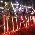 Wisata Puncak Mamasa Dipadu Pohon Keberkatan Menjulang