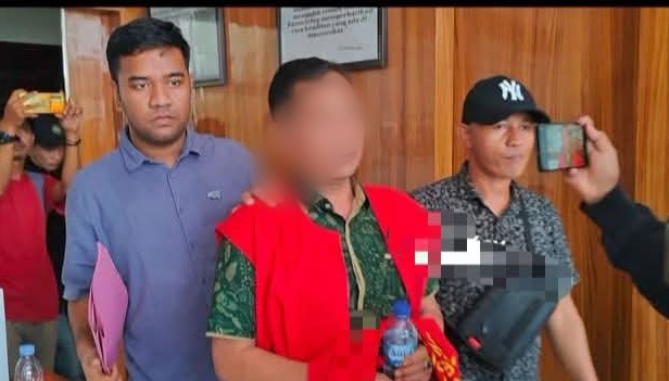 Mantan Pj Bupati Polman Ditahan Kejari Terkait Kasus Penipuan Seragam Linmas