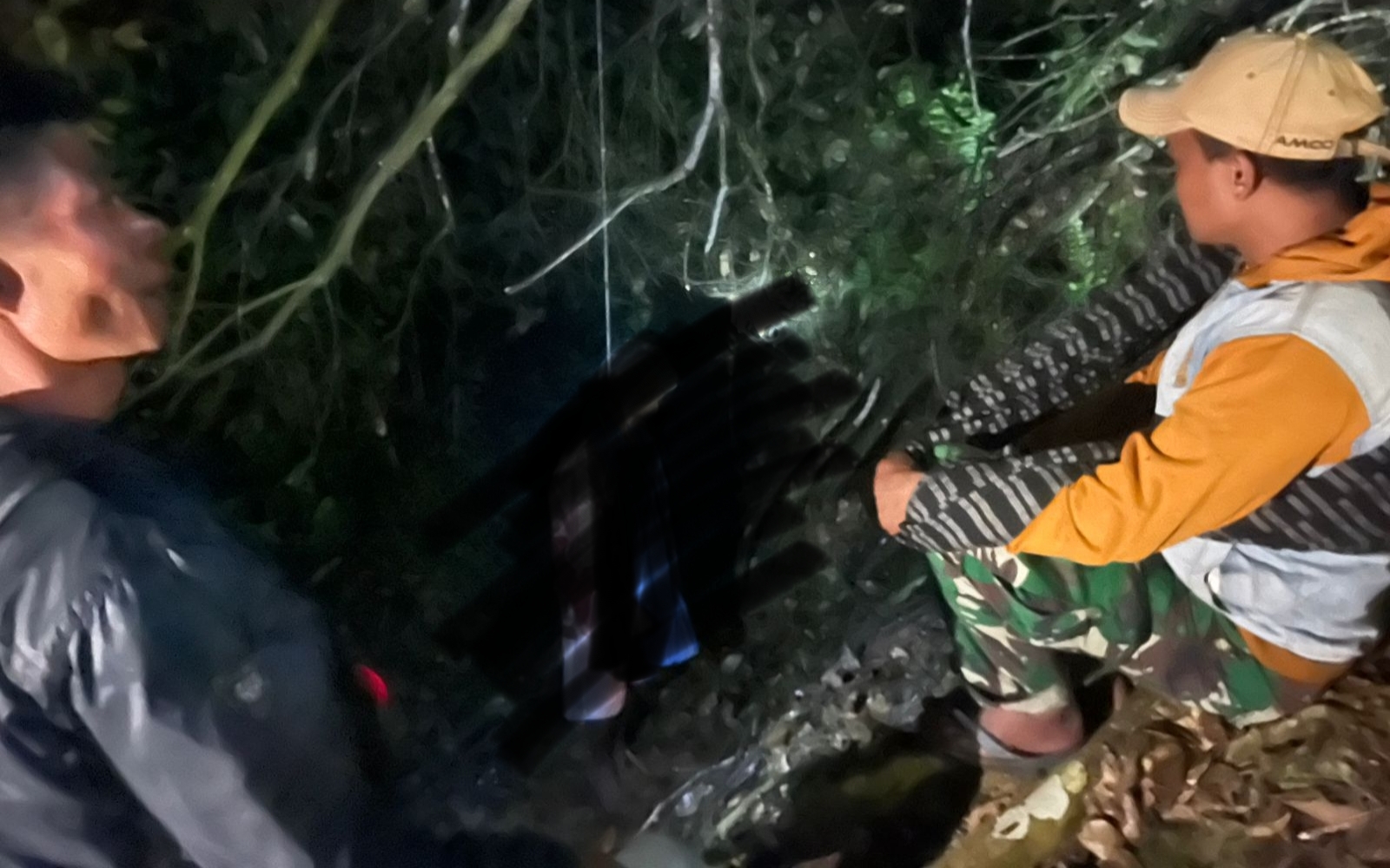 BREAKING NEWS:Pria di Mamasa Ditemukan Gantung diri di Pohon