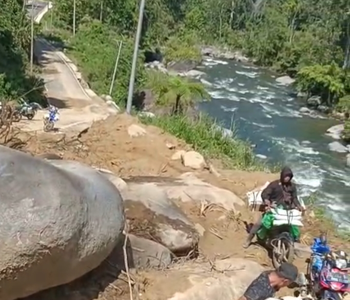 Bencana Longsor Landa Mamasa, 5 Desa Terisolir