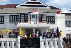 Kejari Mamuju Sita Rp 1,5 Miliar Hasil Korupsi