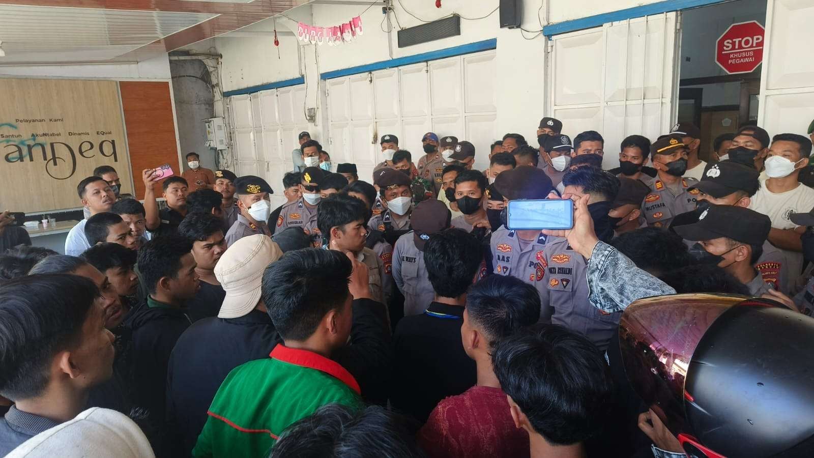 Tensi Aksi Makin Meningkat, Massa Minta Kepala Kantor Pajak Mamuju Dicopot