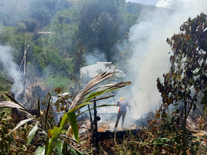 BREAKING NEWS: Satu Unit Rumah di Mamasa Ludes Dilalap Api
