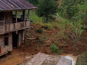 Hujan Deras Picu Longsor di Messawa Mamasa, Satu Rumah Warga Rusak Parah