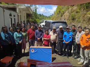 Salurkan Bantuan, Bupati Mamasa Tinjau Lokasi Kebakaran di Sumarorong