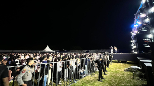 Memori Kolektif di Manakarra, Last Child Hipnotis Ribuan Pasang Mata