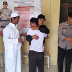 Kedepankan Problem Solving, Polsek Kalukku Damaikan Dua Warga yang Berselisih