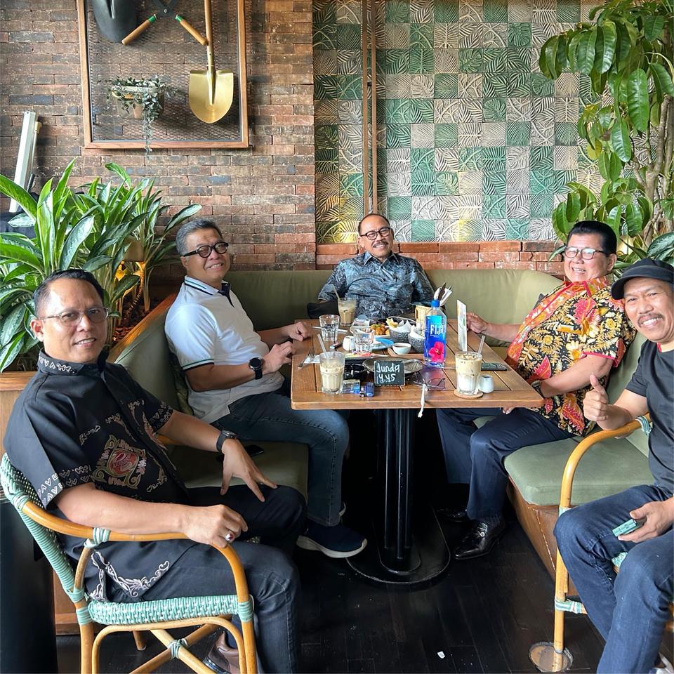 Pertemuan Lintas Generasi: SDK dan AAS Bahas Kesinambungan Pembangunan Sulbar