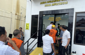 Tiga Tersangka Kasus Korupsi Pintu Gerbang Mamuju Diserahkan ke Kejaksaan