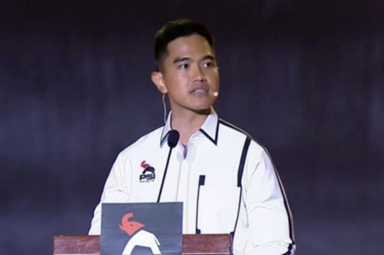 Beda dari Jokowi, Kaesang Bagikan KTA PSI Berchip Emas untuk Kader di Daerah Terpencil