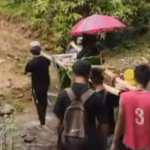 Akses Jalan di Aralle Makin Buruk, Warga Sakit Ditandu Sejauh 10 KM