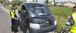 Nahas! Seorang Pensiunan Polri di Mamuju Tewas Ditabrak Mobil