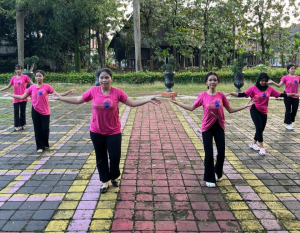 Jaga Nyala Tradisi: Latihan Rutin Penari Anjungan Sulawesi Barat sebagai Investasi Budaya Berkelanjutan