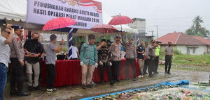 Polresta Mamuju Musnahkan Ribuan Botol Miras Hasil Operasi Pekat Marano 2026