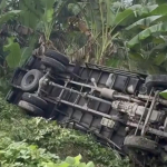 Truk Box Pemuat Bahan Campuran Terperosok ke Jurang di Mamuju Tengah