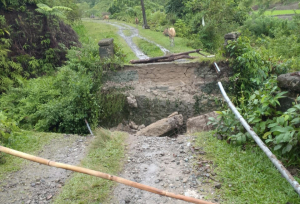 Jembatan Utama di Poros Matangga-Keppe di Botteng Ambruk, Tiga Desa Terisolir