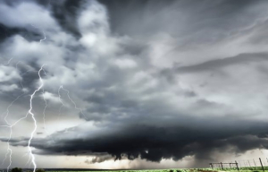 Prakiraan Cuaca Wilayah Sulbar Esok Hari, BMKG:”Waspada Angin Kencang di Pesisir”