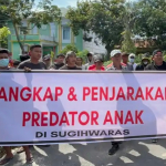 Warga Sugihwaras Geruduk Polres Polman, Desak Penangkapan Terduga Predator Anak