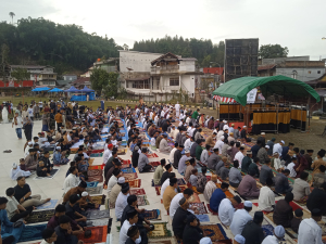 Ratusan Umat Muslim di Mamasa Gelar Salat Idulfitri 1447 H di Lapangan Tribun