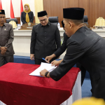 Pemkab Mamuju Tengah Serahkan LKPJ 2025 ke DPRD, Akui Kinerja Belum Optimal