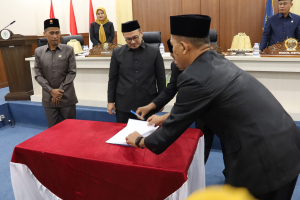 Pemkab Mamuju Tengah Serahkan LKPJ 2025 ke DPRD, Akui Kinerja Belum Optimal