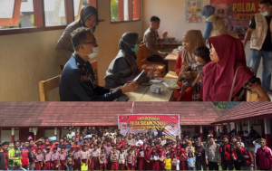 Asa di Balik Debu Kopeang, Nestapa Persalinan di Jalan dan Urgensi Sinergi Medis bagi Kaum Marginal