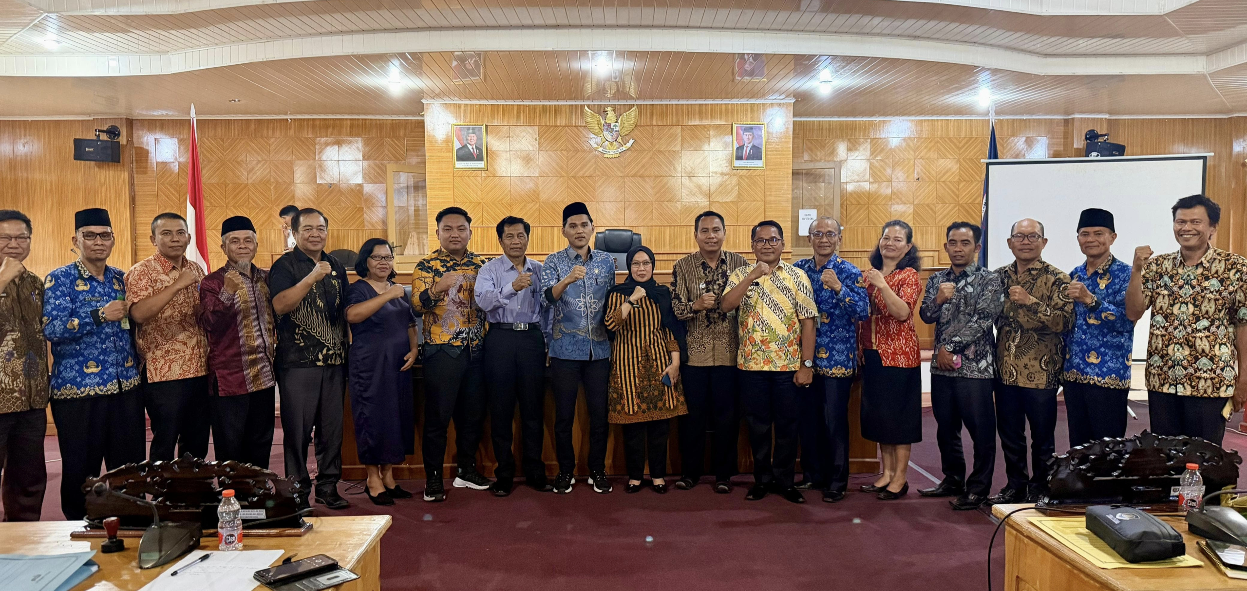 Ironis, Camat di Mamasa Keluhkan Anggaran Minim Hingga Berkantor di Bangunan Pasar