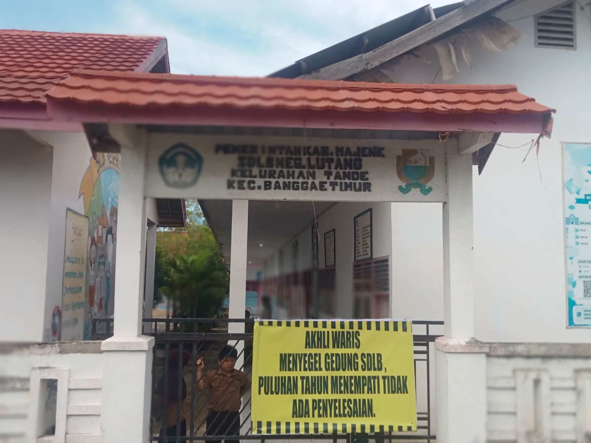 SLB di Majene Disegel, UAS Siswa Terganggu, HMI Minta Pemda Bertindak