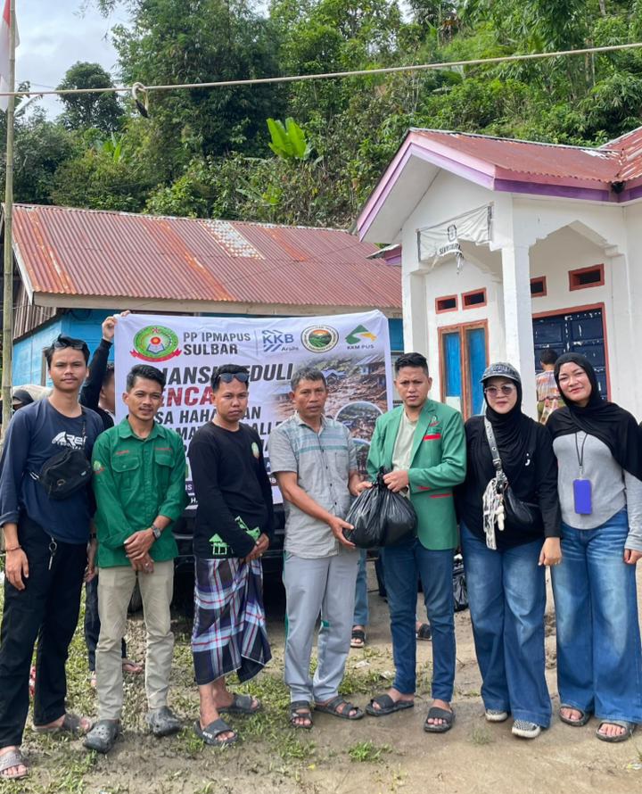 IPMAPUS Sulbar Salurkan Bantuan untuk Korban Longsor di Desa Hahangan
