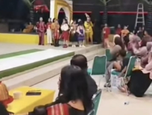 Salah Sebut Juara, Panggung Fashion Show Mamasa Banjir Air Mata