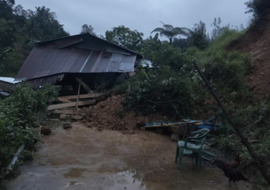 BREAKING NEWS: Tanah Longsor Terjang Pemukiman di Aralle, Satu Rumah Tertimbun