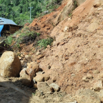 BREAKING NEWS: Material Longsor Tutup Poros Pana-Tabang