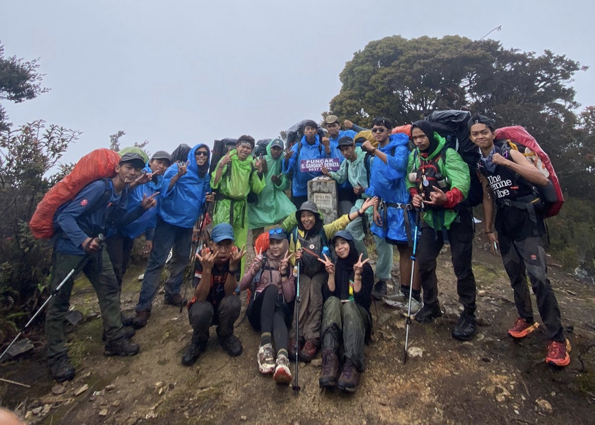 Memasuki “Bulan Long Weekend”, Gunung Gandang Dewata Mulai Dibanjiri Pendaki