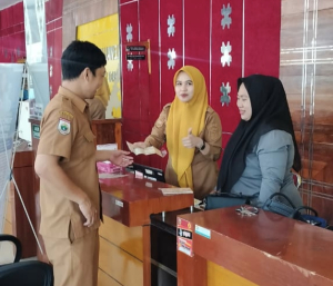 Samsat Keliling Polman Jemput Bola di Wonomulyo dan PTSP, Raup Rp53,9 Juta dalam Sehari