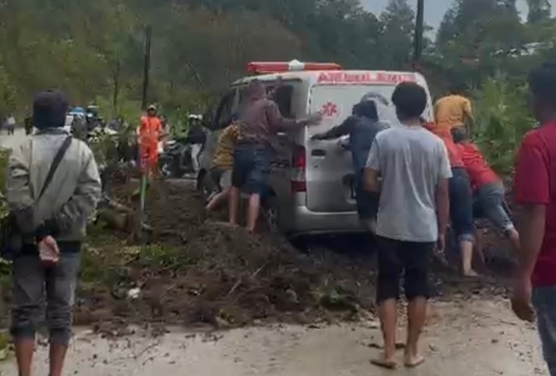 Jalan Terancam Lumpuh, Wakil Ketua DPRD Mamasa Desak BPJN Sulbar Siaga Penuh