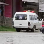 VIRAL! Video Ambulans di Mamasa Nekat Jalan dengan Ban Kempes, Netizen Mengecam