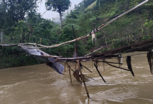 Jembatan Gantung di Indobanua Mamasa Ambruk Diterjang Banjir, 1 Dusun Terisolasi