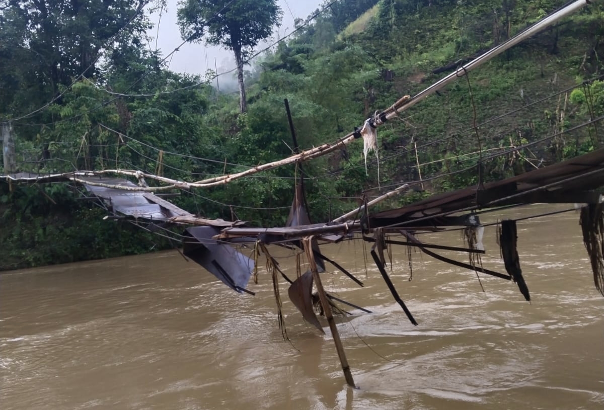 Jembatan Gantung di Indobanua Mamasa Ambruk Diterjang Banjir, 1 Dusun Terisolasi