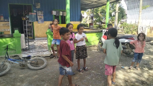 Siswa dan Emak-Emak di Lambahadak Mamuju Tengah Nunggu MBG Tak Kunjung Dirasakan