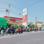 Antrean Pertalite Mengular di SPBU Lembang Majene